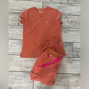 FIGS Teracotta scrub set